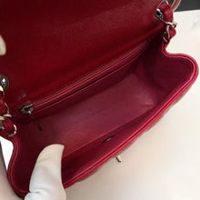 Load image into Gallery viewer, Chanel mini square 17cm red caviar, silver hdw