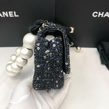 Load image into Gallery viewer, Chanel tweed sequin bag with pearl handle