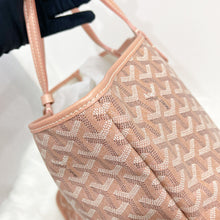 Load image into Gallery viewer, Goyard tote PM size, rare pink colour