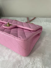 Load image into Gallery viewer, Chanel pink small caviar classic flap, gold hdw.