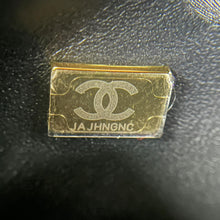 Load image into Gallery viewer, Chanel black trendy in small lambskin, Rose gold hardware