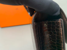 Load image into Gallery viewer, Hermes Vintage Constance 23, brown crocodile