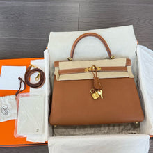 Load image into Gallery viewer, Hermes Kelly 32 Togo leather, gold x gold hdw, stamp A 2017