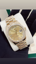 Load image into Gallery viewer, Rare Vintage Rolex Day-Date 18048 36mm 18K Yellow Gold Diamond Champagne Dial Watch