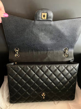 Load image into Gallery viewer, Chanel black caviar Maxi single flap, gold hdw.