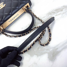 Load image into Gallery viewer, Chanel black trendy in small lambskin, Rose gold hardware