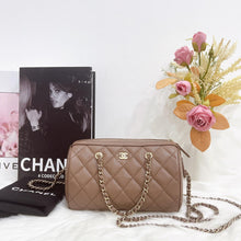 Load image into Gallery viewer, Chanel boston bag 25p brown caviar, microchip