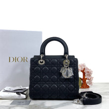 Load image into Gallery viewer, Lady Dior black caviar medium, silver hdw 2022