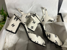 Load image into Gallery viewer, Chanel white and black brand new lambskin heels