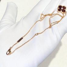 Load image into Gallery viewer, Van Cleef & Arpels (VCA) limited edition 2017 Bull’s eye 18k gold and diamond holiday pendant