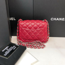 Load image into Gallery viewer, Chanel mini square 17cm red caviar, silver hdw