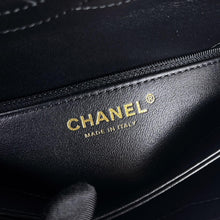 Load image into Gallery viewer, Chanel black trendy in small lambskin, Rose gold hardware
