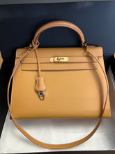 Load image into Gallery viewer, Hermes Kelly 32, stamp square F, Butler leather, gold hdw.