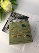 Load image into Gallery viewer, Van Cleef & Arpels (VCA) green malachite pendant, 18k yellow gold