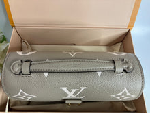 Load image into Gallery viewer, Louis Vuitton Pochette Métis East West, Dove / Cream