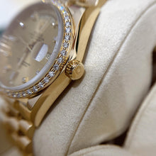 Load image into Gallery viewer, Rare Vintage Rolex Day-Date 18048 36mm 18K Yellow Gold Diamond Champagne Dial Watch