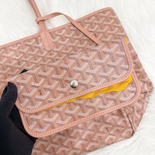 Load image into Gallery viewer, Goyard tote PM size, rare pink colour