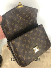 Load image into Gallery viewer, Louis Vuitton Pochette Metis in monogram
