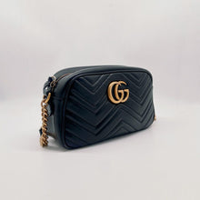 Load image into Gallery viewer, Gucci black Marmont camera bag, size small
