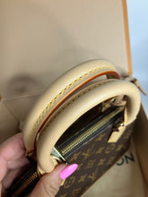 Load image into Gallery viewer, Louis Vuitton Alma BB
