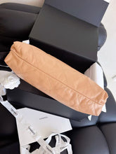 Load image into Gallery viewer, Chanel 22 medium caramel, gold hdw

