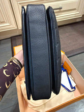 Load image into Gallery viewer, Louis Vuitton black empriente leather Pochette Metis

