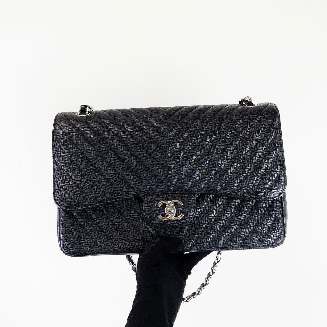 Chanel black caviar chevron jumbo, silver hdw