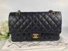 Load image into Gallery viewer, Chanel black caviar medium, gold hdw 16 series full set
