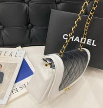 Load image into Gallery viewer, Rare Chanel vintage bag medium navy / white lambskin, gold hdw
