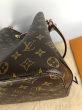 Load image into Gallery viewer, Louis Vuitton neonoe monogram/pink
