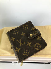 Load image into Gallery viewer, Louis Vuitton vintage monogram wallet
