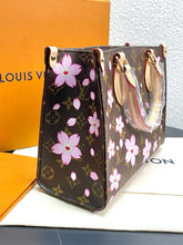 Load image into Gallery viewer, Louis Vuitton onthe go pm x Takashi Murakami
