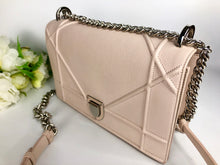 Load image into Gallery viewer, Diorama pale pink medium, with silver hdw
