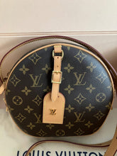 Load image into Gallery viewer, Louis Vuitton monogram Boite Chapeau souple
