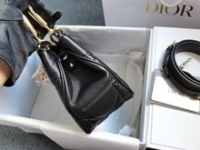 Load image into Gallery viewer, Dior 95.22bag medium black
