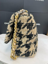 Load image into Gallery viewer, Chanel 19 maxi in houndstooth tweed (19k season)
