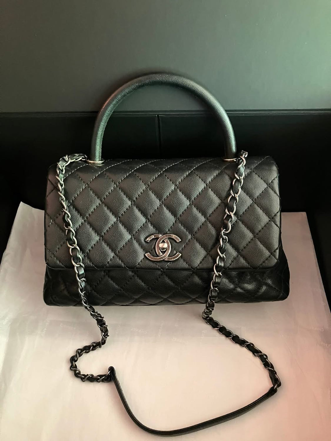 Chanel Black caviar medium coco handle, ruthenium hdw
