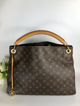 Load image into Gallery viewer, Louis Vuitton monogram artsy
