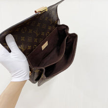 Load image into Gallery viewer, Louis Vuitton Pochette Metis, monogram
