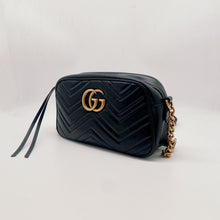 Load image into Gallery viewer, Gucci black Marmont camera bag, size small
