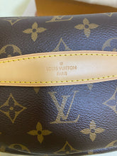 Load image into Gallery viewer, Louis Vuitton classic monogram bum bag

