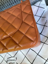 Load image into Gallery viewer, Chanel caramel caviar jumbo, silver hdw
