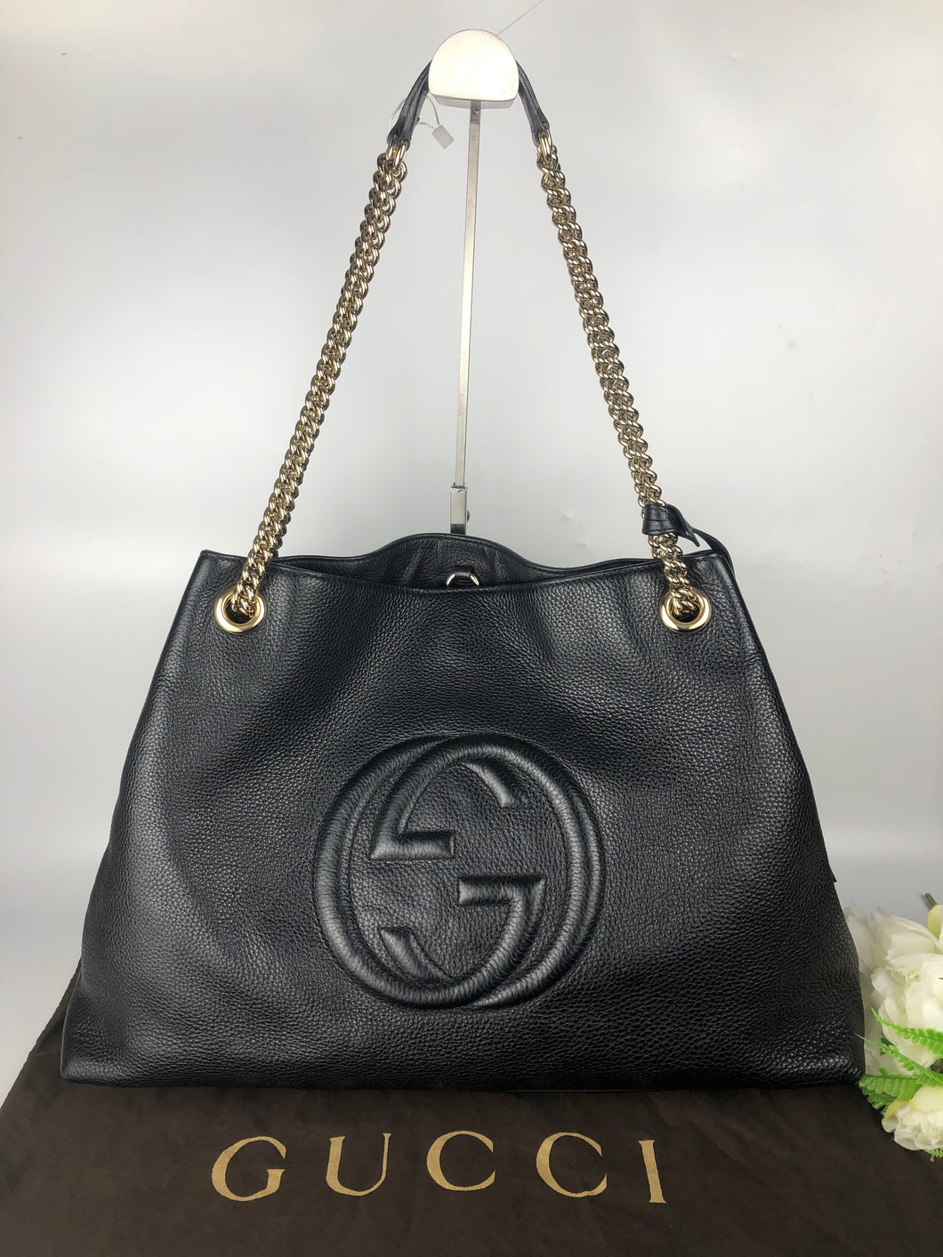 Gucci black leather soho chain tote