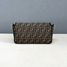 Load image into Gallery viewer, Fendi baguette medium with strap
