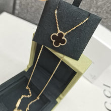 Load image into Gallery viewer, Van Cleef &amp; Arpels black onyx necklace, 18k yellow gold
