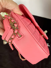 Load image into Gallery viewer, Chanel 22s pink large heart bag, with gold hdw
