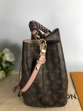 Load image into Gallery viewer, Louis Vuitton neonoe monogram/pink
