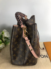 Load image into Gallery viewer, Louis Vuitton neonoe monogram/pink
