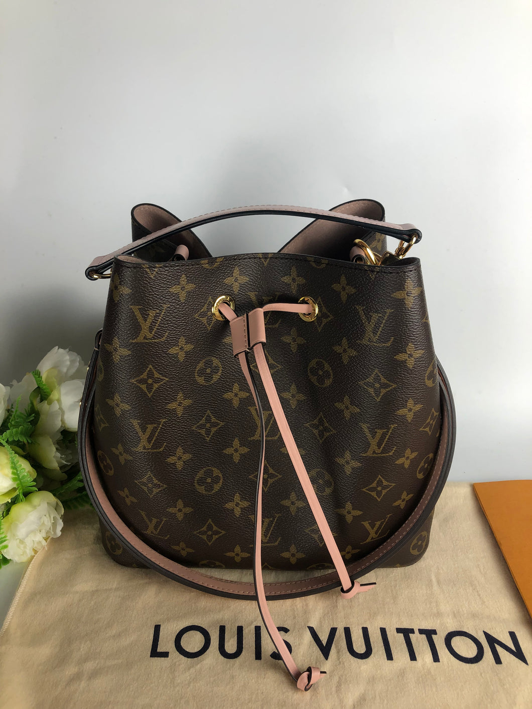 Louis Vuitton neonoe monogram/pink