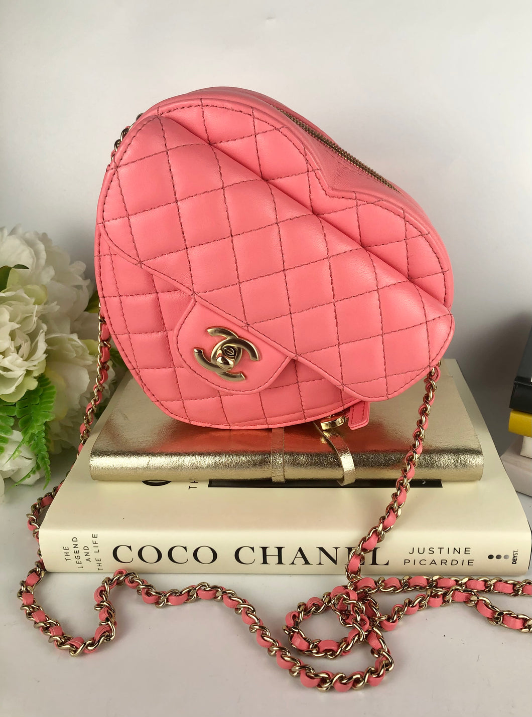 Chanel 22s large cc in love pink lambskin heart bag, gold hdw